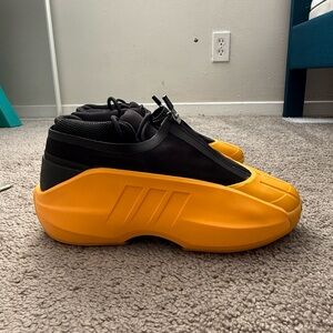 Adidas Crazy IIInfinity Basketball Shoes in Men’s Size 8.5, Black and Yellow